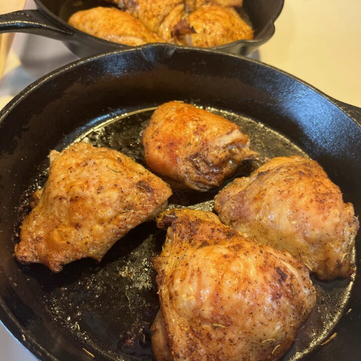 Crispy Oven Baked Chicken Thighs 